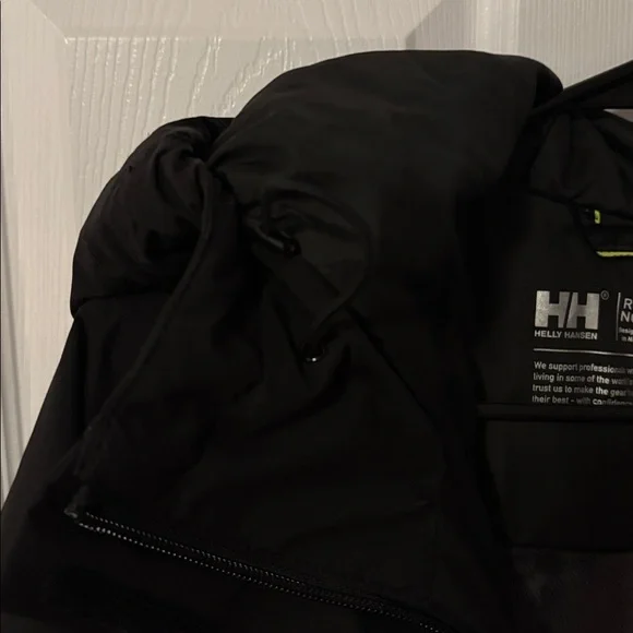 Helly Hansen Black Snowplay Ski Jacket - Picture 10 of 14